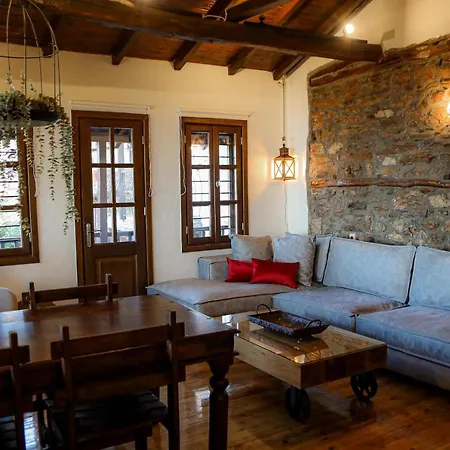 Olympia Avra * Παλαιός Παντελεήμων